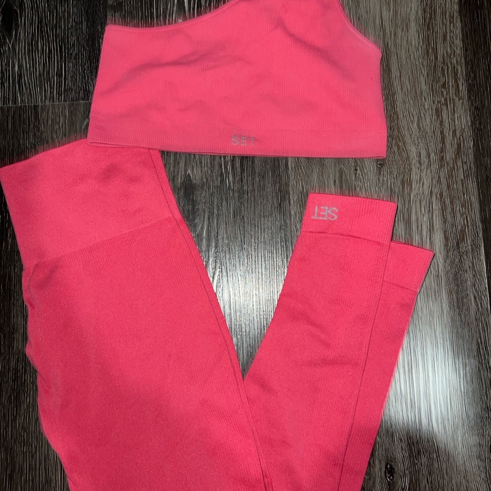 Set Active Workout Set in Pink